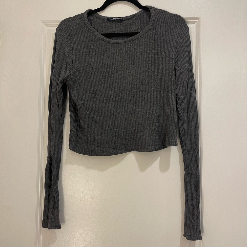 OS | Women’s Brandy Melville Ribbed Long Sleeve Shirt in Dark Gray